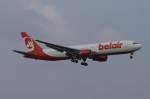 767 Eine Boeing 767-3Q8ER von Belair mit der Kennung HB-ISE aufgenommen am 04.04.09 am Z�richer Flughafen.