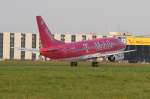 HLX Hapag Lloyd-Express Flughafen Hannover die T-Mobile Maschine hebt ab. 25.04.2007