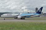 767 Die Delta Air Lines Boeing 767-332(ER)ist die einzige Maschine innerhalb der 767-Flotte mit einer Werbe-Bemalung. (Mai 2007)