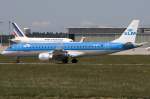 KLM Cityhopper, PH-EZC, Embraer, ...  Kurt Greul 31.07.2009