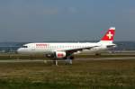 A320 Swiss International Air Lines, HB-IJR, Airbus A320-214. Auf dem Weg zur Startbahn 10 am 5.4.2007.