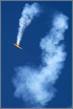Xtreme Bis zu +/- 10 G ist Philipp Steinbach bei seinen waghalsigen Flugman�vern mit seiner Xtreme 3000 ausgesetzt. Aufgenommen am Flugtag auf dem Flugplatz Uelzen am 17.05.2007.