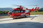 REGA-Helikopter nach der Landung am Tag der offenen T�r in ...