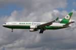 MD 11 Eva Air Cargo, McDonnell Douglas MD-11F, B-16107 im Landeanflug in FRA