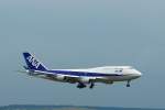 ANA JA-8958 Boing 747-400.
Juli 2008   ...