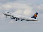Lufthansa A 321-231 D-AISH beim Start in Berlin-Tegel am 30.08.2009 ...