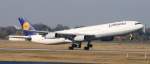 D-AIGX (A340-300) bei Start nach Miami in D�sseldorf.
8.11.2009  ...