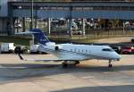 berlin-tegel-txl Alliance Air Bombardier BD-100-1A10 Challenger 300 VP-CPF bei der Ankunft auf dem Flughafen Berlin-Tegel am 31.10.2009