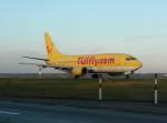 berlin-tegel-txl Tuifly B 737-35B D-AGEG am fr�hen Morgen des 21.11.2009 auf dem Flughafen Berlin Tegel