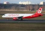 A320 Air Berlin A 320-214 D-ABDT nach der Landung in Berlin-Tegel am 21.11.2009