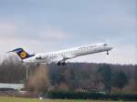 hamburg-ham Lufthansa City Line, Bombardier CRJ 701ER, D-ACPR beim Start auf dem Hamburger FLughafen . Aufgenommen am 13.12.09.