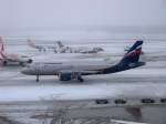 A320 Aeroflot, A 320-214, VP-BRY auf dem Hamburger Flughafen. Aufgenommen am 19.12.09.