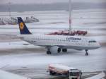 Lufthansa Lufthansa, A320-211, D-AIQD auf dem Hamburger Flughafen. Aufgenommen am 19.12.09.