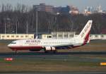 Air Berlin B 737-86J(WL) D-ABAF nach der Landung in Berlin-Tegel ...