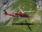 Sonstige Am 26.07.2009 war dieser Rettungshubschrauber vom Typ Agusta A109 am Pilatus in der Schweiz im Einsatz, hier beim Abflug.