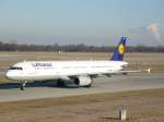 Lufthansa Ein Airbus A321-100, der Lufthansa, mit Registration D-AIRR, am Flughafen M�nchen.
