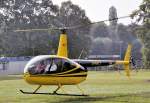 R 44 Raven II kurz vor dem Aufsetzen - Fa. ...