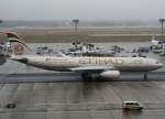 Etihad Airways, A6-EYN, Airbus ...  Wolfgang Kleuser 15.02.2010