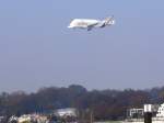 AIRBUS Beluga 4 THE SUPER TRANSPORTER beim Landeanflug auf Finkenwerder; ...