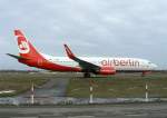Air Berlin B 737-86J D-ABKG am fr�hen Morgen des 27.02.2010 ...