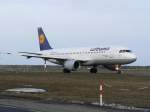 Lufthansa A 320-211 D-AIPS Augsburg am fr�hen Morgen des 27.02.2010 ...
