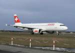 Swiss A 320-214 HB-IJU auf dem Weg zum Start in ...