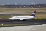 Die K�then (737-300, D-ABES) von Lufthansa rollt am 9.3.2010 zum ...