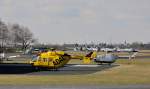 BK 117 Abstellfl�che mit Hubschraubern und 1mots in Bonn-Hangelar 04.03.2010