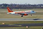 A319-100 G-EZBJ von EasyJet landet am 9.3.2010 in D�sseldorf.  ...