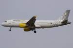 A320 Vueling, EC-KMI, Airbus, A320-216, 27.02.2010, MXP, Mailand, Italy 


