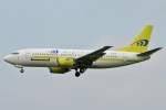 Mistral Air, Boeing 737-32B(QC) im Endanflug auf Rwy 14, ...