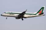 Alitalia Express, EI-DFI, Embraer, ...  Kurt Greul 07.04.2010