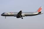Niki, OE-LET, Airbus, A321-211, ...  Kurt Greul 08.04.2010