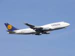 Lufthansa  Bochum ; D-ABVD. Boeing ...  Robert Viktor 13.04.2010