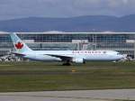 767 Air Canada; C-FMWV; Boeing 767-333. Flughafen Frankfurt/Main. 09.04.2010.