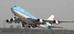KLM PH-BFC am 18.4.2010 auf einem �berf�hrungsflug von D�sseldorf nach ...