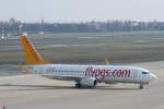 Pegasus Airlines B 737-82R TC-AAN bei der Ankunft in Berlin-Tegel ... Pegasus Airlines B 737-82R TC-AAN bei der Ankunft in Berlin-Tegel ...