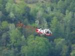 Hubschrauber HB-XRL �ber Sion ...  Hp. Teutschmann 13.05.2010