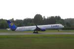 Boeing 757-300 D-ABOB der Condor beim Start in Hamburg Fuhlsb�ttel ...