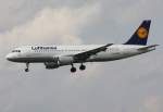 Lufthansa Lufthansa Airbus A 320-214 D-AIZA Flughafen M�nchen 26.05.2010