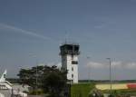 Der Tower des Flughafens Karlsruhe/Baden-Baden (FKB) am 29.05.10  ...