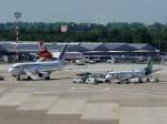 Air France Air France; G-GRHR; Airbus A319-111 + Moldavian Airlines; ER-SFA; Saab 2000. Flughafen D�sseldorf. 04.06.2010.