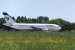 A310 Der Iran Air Airbus A310 EP-IBK rollt in Hamburg Fuhlsb�ttel zum Start aufgenommen am 03.06.10