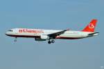 dresden-drs Atlasjet A321-200 TC-ETH am 6.6.2010 im Anflug auf Dresden.