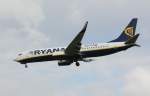 karlsruhe-baden-baden-fkb Eine Ryanair-Boeing 737-800 setzt zur Landung in Karlsruhe/Baden-Baden am 31. Mai 2010 an.