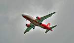 A 320-214 der Air Berlin, D-ABDX, in Anflug auf D�sseldorf ...