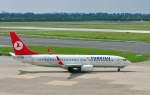 B 737-800, Kennzeichen TC-JFF, Turkish Airlines, rollt zur Startbahn in ...
