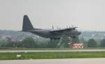 stuttgart-str Landung einer C-130 Hercules der US AIR FORCE in Stuttgart am 02.06.10 