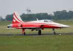 ILA Patrouille Suisse F-5E Tger II J-3082 bei der Landung nach der Flugvorf�hrung auf der ILA 2010 in Berlin-Sch�nefeld am 08.�6.2�1�