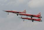 berlin-schonefeld-sxf Patrouille Suisse F-5E Tiger II J-3086/88/91 beim Start zur Flugvorf�hrung auf der ILA 2010 in Berlin-Sch�nefeld am 08.08.2010